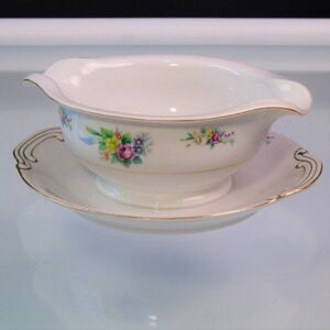Vintage
Gravy Boat Occupied Japan China